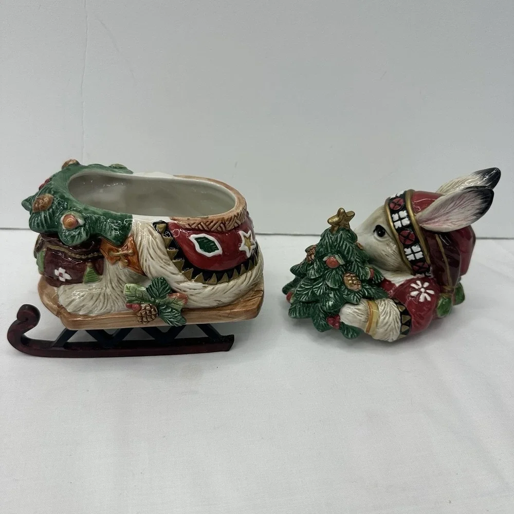 Fitz and Floyd Christmas Lodge Rabbit On A Sleigh With Tree Cookie jar W / Box‎